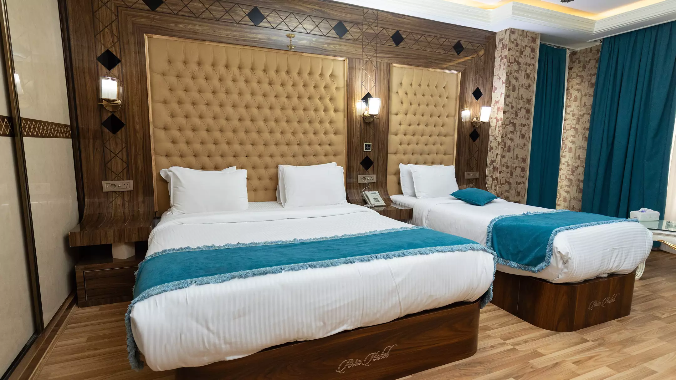 Alibaba https://cdn.alibaba.ir/ostorage/hotel-accommodation-images/674a917e10d0d5745be3d153_هتل آریا - اتاق سه تخته دبل پلاس لاکچری (1).webp